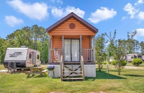 McCutcheon Field House | Cozy 1BR Cabin in Jacksonville