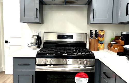 Northgate House | Cozy 1BR in Northgate w/Parking