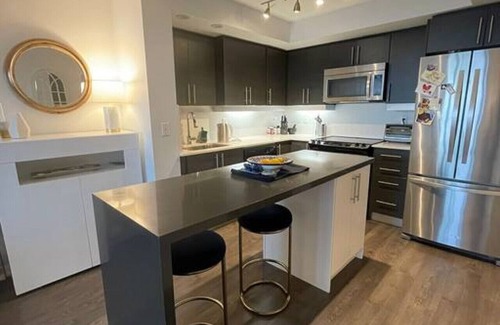 King West Village Condo | Cozy 1BR Trendy Condo in Liberty Village with Balcony