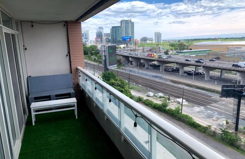 King West Village Condo | Cozy 1BR Trendy Condo in Liberty Village with Balcony