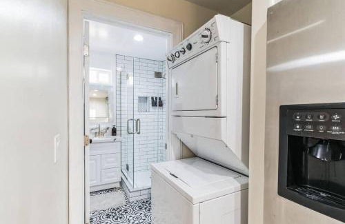 Santa Clarita House | Cozy 2 bdrm Home in the Heart of SCV near Six Flags
