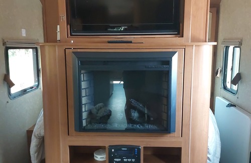 Points East House | Cozy 2-bedroom RV with Private Sandy Beach on the Sturgeon Bay!