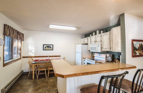 Red Lodge Condo | Cozy 2 Bed, 2 Bath Condo on Golf Course with Hot tub, Sauna & Pool!