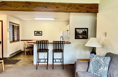 Red Lodge Condo | Cozy 2 Bed, 2 Bath Condo on Golf Course with Hot tub, Sauna & Pool!