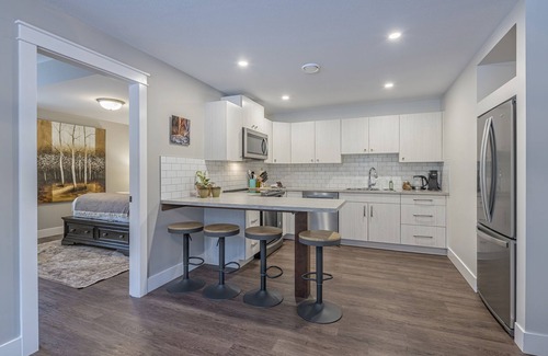 Vernon Apartment | Cozy 2 bed/1 bath private suite on 5 acre farm close to Silver Star and Vernon.