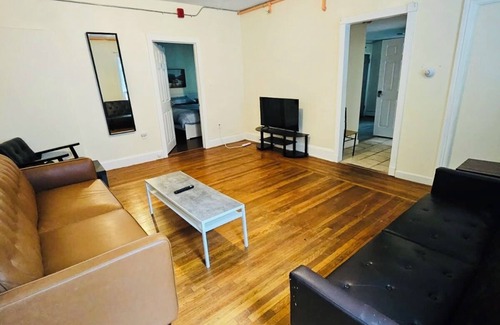 Providence Apartment | Cozy 2 bed near Whole Foods, Downtown, Miriam, etc