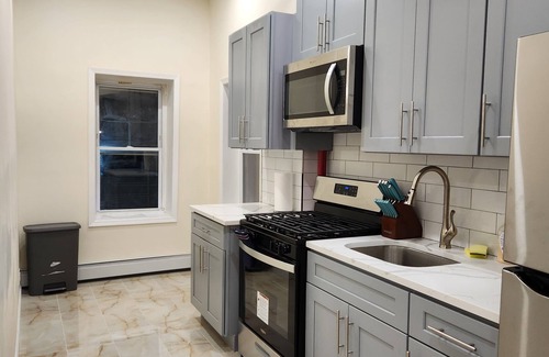Cypress Hills Apartment | Cozy 2 bed rooms near JFK and shopping.