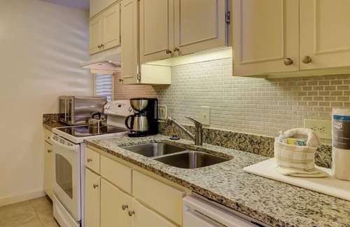 Palmetto Dunes Villa | Cozy 2-bedroom, 2-bathroom villa nestled within the Village at Palmetto Dunes.