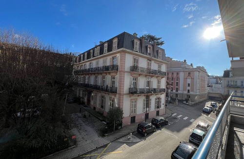 Aix-les-Bains City Center Apartment | Cozy 2-Bedroom Apartment in Central Aix-Les-Bains with Balconies & Parking