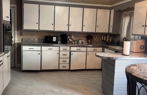 West Hartford Apartment | Cozy 2-bedroom apartment in charming West Hartford with WiFi