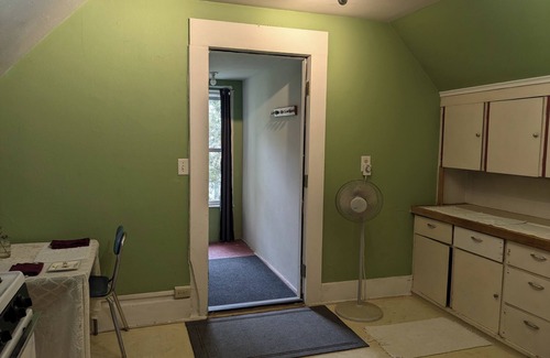 Spring Green Apartment | Cozy 2-bedroom apartment with WiFi, AC in welcoming Spring Green