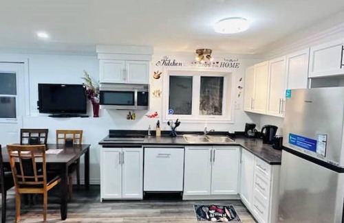 Terra Nova Apartment | Cozy 2 Bedroom Apartment near St.John's airport with lockbox key Entrance.