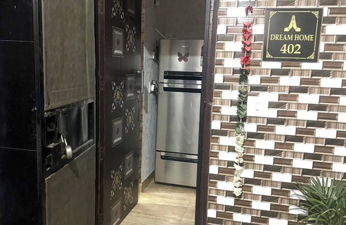 Vaishali Apartment | Cozy 2-bedroom apartment with AC, WiFi in charming Ghaziabad
