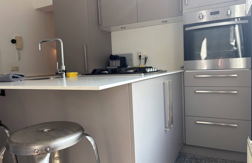 Voorburg Apartment | Cozy 2-bedroom apartment in charming Voorburg, close to The Hague and the beach.