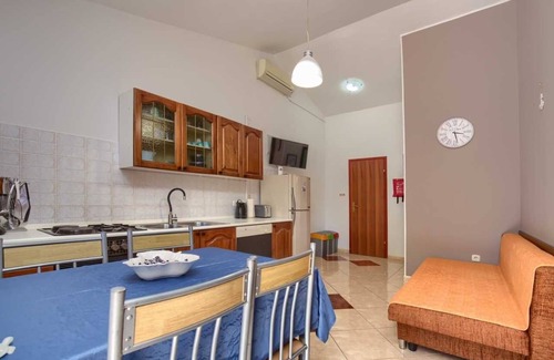 Vinkuran Apartment | Cozy 2-Bedroom apartment, Pet Friendly