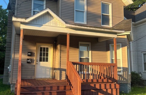 Marshall Apartment | Cozy 2-bedroom apartment with AC, WiFi, and self check-in in welcoming Marshall