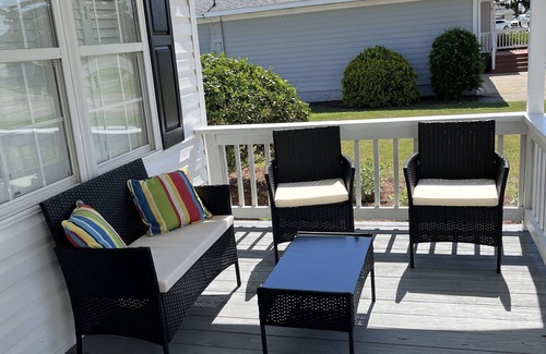 Atlantic Beach Cottage | Cozy 2-bedroom cottage near Triple S Marina