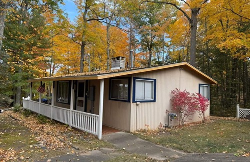 Spruce Cabin | Cozy 2-bedroom cabin in South Shore of Hubbard Lake