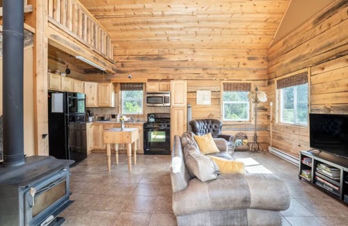 Hesperus Cabin | Cozy 2-bedroom cabin in a lovely slice of heaven in Hesperus off Cherry Creek Rd