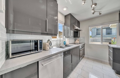 Arcadia Condo | Cozy 2-bedroom condo｜Garden Retreat on Arcadia Ave｜Flex-Lease for Family #42408