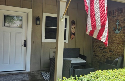 Plano Condo | Cozy 2-bedroom condo with WiFi, AC in welcoming Plano