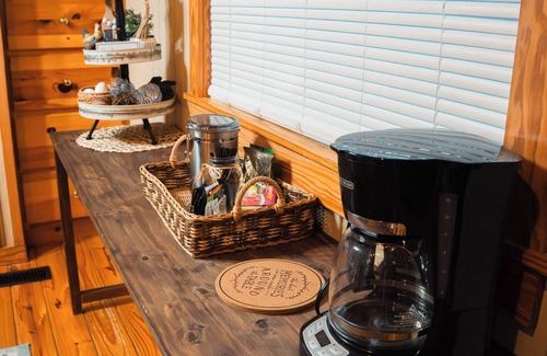Hattieville Cottage | Cozy 2-bedroom cottage with loft, AC, and WiFi on peaceful 295-acre property