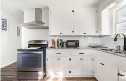 El Lago Cottage | Cozy 2-bedroom cottage