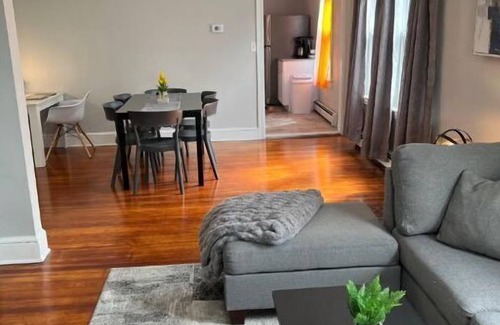 Center House | Cozy 2 Bedroom Family Stay