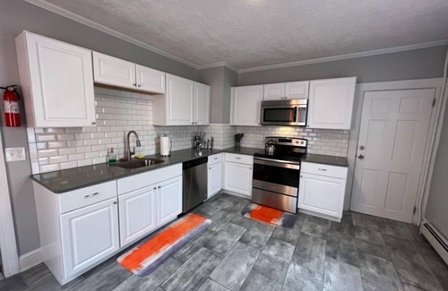 Center House | Cozy 2 Bedroom Family Stay