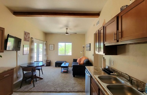 Ranchos De La Canada House | Cozy 2-bedroom guesthouse with dedicated workspace