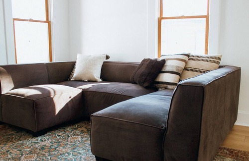 University Park House | Cozy 2 bedroom HOME in Historic Old Town