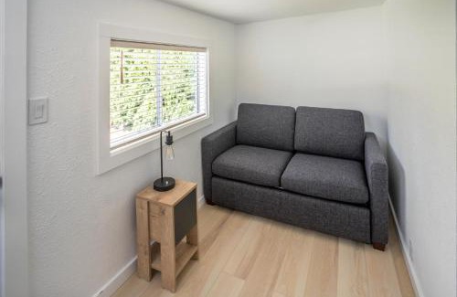 Seaview House | Cozy 2 Bedroom Home, Private Backyard with Hot Tub