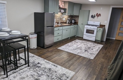 Beach Park House | Cozy 2 bedroom home with a study.