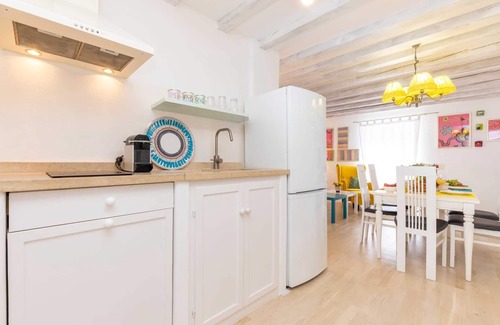 Veli Losinj House | Cozy 2-Bedroom House, Ideal for 4