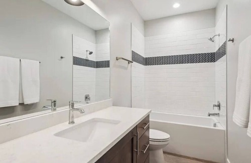 Kamas House | Cozy 2-bedroom house in tranquil Kamas with WiFi, AC