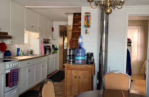 Otis Cottage | Cozy 2-bedroom lakefront cottage on Beech Hill Pond