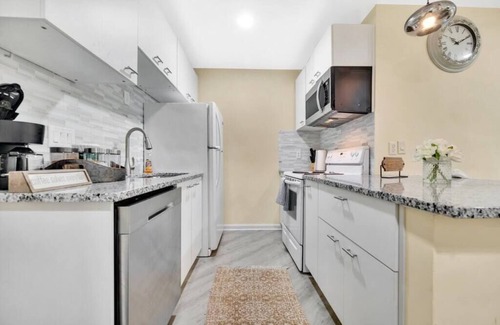 Charlotte House | Cozy 2 Bedroom Pineville-Matthews Duplex w/Hot Tub