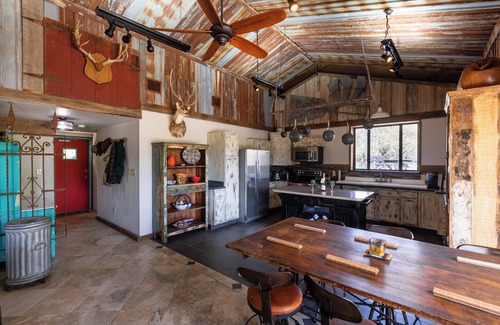 Mountain Home House | Cozy 2-Bedroom Ranch House in Mountain Home, TX – AC, WiFi & Hill Country Charm!