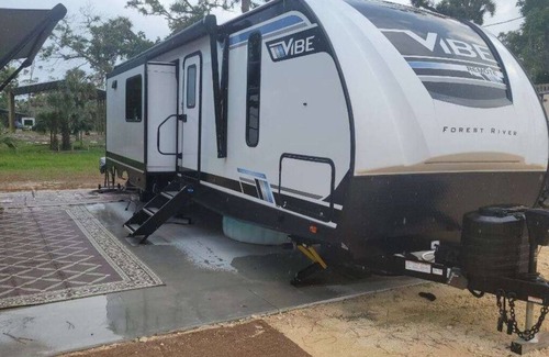 Steinhatchee House | Cozy 2-bedroom RV with AC, WiFi in delightful Steinhatchee