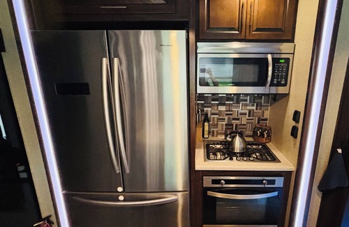 LaFayette House | Cozy 2-bedroom RV with private pond in charming La Fayette