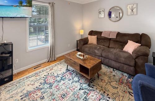 Guntersville Apartment | Cozy 2 Bedroom Townhouse Near Lake and Restaurants