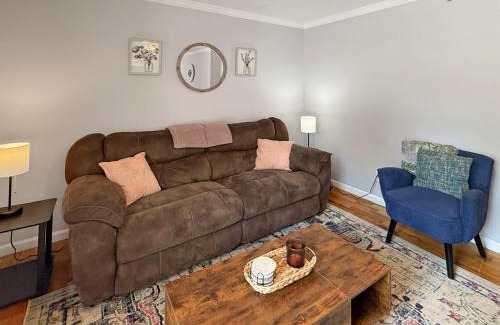 Guntersville Apartment | Cozy 2 Bedroom Townhouse Near Lake and Restaurants