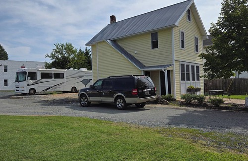 Elkton Apartment | Cozy 2-bedroom apartment close to Canal Bike Trail in wonderful Chesapeake City