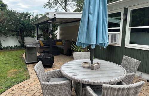 Riverside House | Cozy 2-bedroom, 1-bathroom house in beautiful East Providence/Riverside.