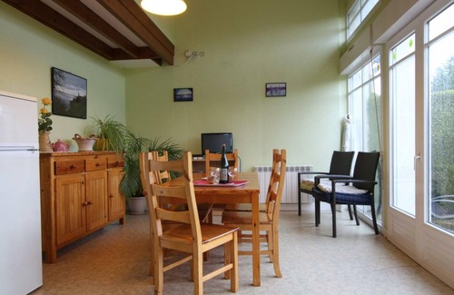 Liesville-sur-Douve Cottage | Cozy 2-BR Cottage in Regional Park, Near Utah Beach, Pet-Friendly, Private Garden & Terrace