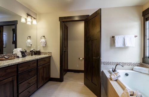 Tamarack Resort Cottage | Cozy 2 BR Cottage |Private Hot Tub and Fireplace