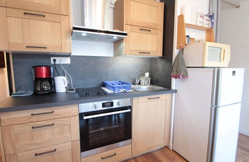 Les Carroz-d'Araches Apartment | Cozy 2-Room Apt for 4 - Ski Access, Balcony, Parking, Near Shops in Carroz