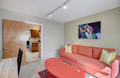 Highland Business Condo | Cozy 2bd/1ba Nob Hill home w/Garage & AC