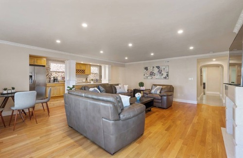 Merced Manor House | Cozy 2BD/2BA nr Beach/SFSU/Shopping/FoodRelax