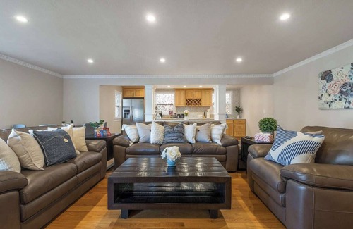 Merced Manor House | Cozy 2BD/2BA nr Beach/SFSU/Shopping/FoodRelax